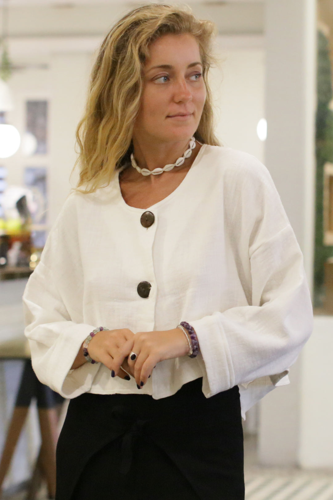 Short Jacket Coconut Button White ( 100% Linen )